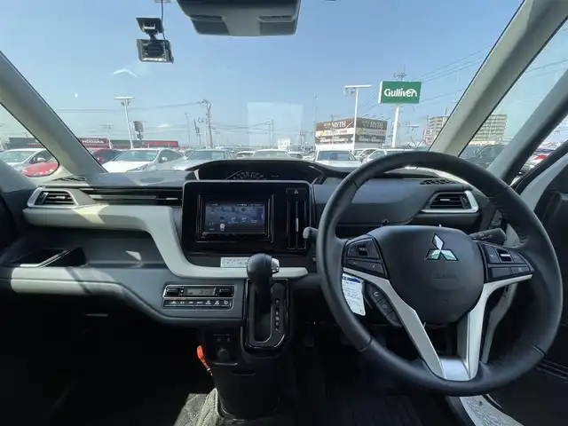 三菱 デリカＤ：２ ハイブリッドMZ ナビパッケージ 徳島県 2023(令5)年 1.3万km ピュアホワイトP 社外ナビ/プッシュスタート/バックカメラ/全方位カメラ/両側パワースライドドア/クルーズコントロール追従有/ヘッドアップディスプレイ/ETC/USB入力端子/前席シートヒーター/横滑り防止装置/コーナーセンサー/レーンキープアシスト/オートライト/LEDヘッドライト