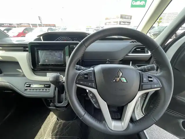 三菱 デリカＤ：２ ハイブリッドMZ ナビパッケージ 徳島県 2023(令5)年 1.3万km ピュアホワイトP 社外ナビ/プッシュスタート/バックカメラ/全方位カメラ/両側パワースライドドア/クルーズコントロール追従有/ヘッドアップディスプレイ/ETC/USB入力端子/前席シートヒーター/横滑り防止装置/コーナーセンサー/レーンキープアシスト/オートライト/LEDヘッドライト