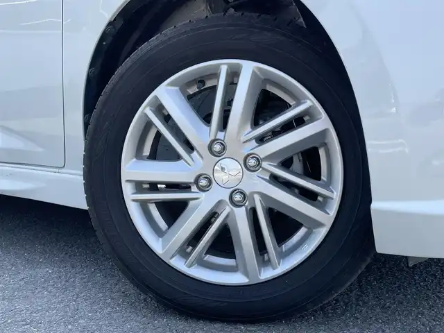 三菱 デリカＤ：２ ハイブリッドMZ ナビパッケージ 徳島県 2023(令5)年 1.3万km ピュアホワイトP 社外ナビ/プッシュスタート/バックカメラ/全方位カメラ/両側パワースライドドア/クルーズコントロール追従有/ヘッドアップディスプレイ/ETC/USB入力端子/前席シートヒーター/横滑り防止装置/コーナーセンサー/レーンキープアシスト/オートライト/LEDヘッドライト