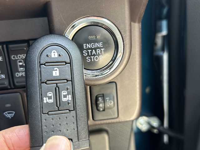 トヨタ ルーミー G 沖縄県 2020(令2)年 7.6万km レーザーブルークリスタルシャイン 社外ナビ・Bluetooth・TV・CD/両側パワースライドドア/ドライブレコーダー/クルーズコントロール/コーナーセンサー/オートライト/衝突軽減システム/LEDヘッドライト/オートマチックハイビーム/スマートキー