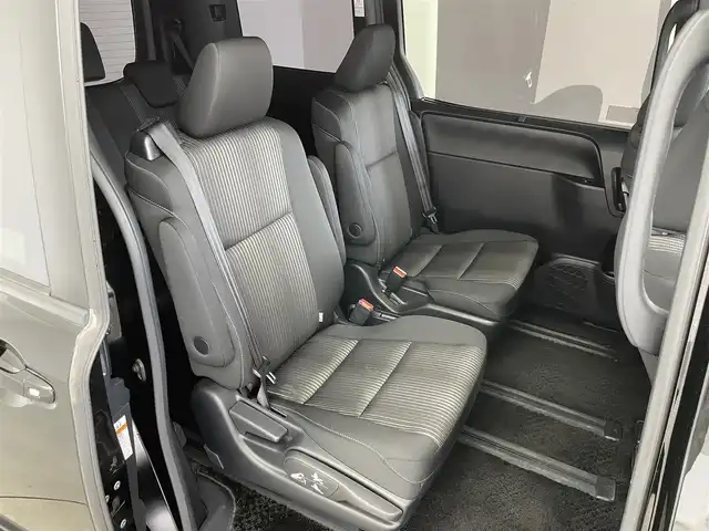 トヨタ ヴォクシー ZS 埼玉県 2017(平29)年 5.1万km ブラック 純正１０インチナビ　フリップダウンモニター　バックカメラ　ビルトインＥＴＣ２．０　クルーズコントロール　ＴＶキャンセラー　両側パワースライドドア　ドライブレコーダー　ＬＥＤライト　地デジＴＶ