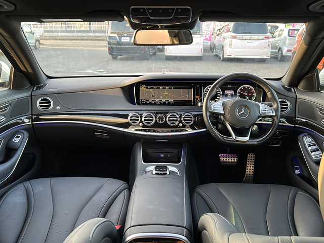 メルセデス・ベンツ Ｓ３００ ハイブリッド AMGライン 愛知県 2015(平27)年 0.6万km ダイヤモンドホワイト /登録時走行距離5555キロ//禁煙/ワンオーナー/正規ディーラー車//AMGライン/ラグジュアリーパッケージ/レーダーセーフティパッケージ//パノラミックスライディングルーフ//純正ナビ/フルセグ/CD/DVD/SD/BT/MSV//全方位カメラ/ETC2.0/HUD//コンビステア/ステアスイッチ/パドルシフト//黒革シート/全席シートヒーター/前席メモリ付パワーシート//ハンズフリーパワートランクリッド//アンビエントライト//照明付きバニティミラー//ランバーサポート//ACC/LIM/BSM/アテンションアシスト//レーンキープアシスト//PRE-SAFEブレーキ/ステアリングアシスト//クリアランスソナー//純正フロアマット//新車時保証書//取扱説明書//スペアスマートキー有