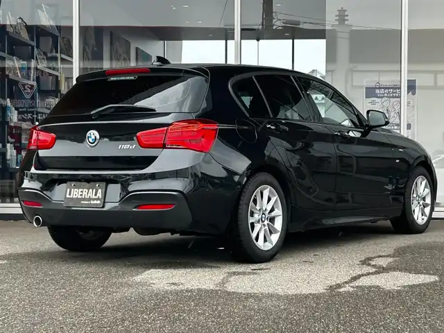 ＢＭＷ １１８ｄ 富山県 2018(平30)年 3万km 黒 コンフォートパッケージ/パーキングサポートパッケージ/コンフォートアクセス/HDDナビ/バックカメラ/アイドリングストップ/クルーズコントロール/プッシュスタート/ミラー内臓ETC/Bluetooth接続/DVD/CD再生/シートヒーター/LEDヘッドライト/横滑り防止/衝突軽減