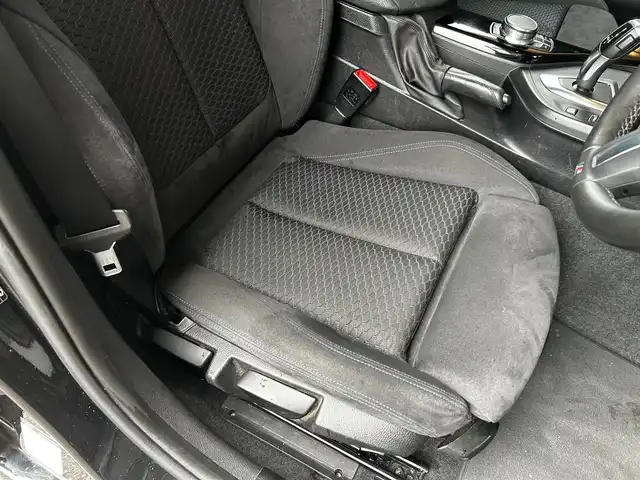 ＢＭＷ １１８ｄ 富山県 2018(平30)年 3万km 黒 コンフォートパッケージ/パーキングサポートパッケージ/コンフォートアクセス/HDDナビ/バックカメラ/アイドリングストップ/クルーズコントロール/プッシュスタート/ミラー内臓ETC/Bluetooth接続/DVD/CD再生/シートヒーター/LEDヘッドライト/横滑り防止/衝突軽減