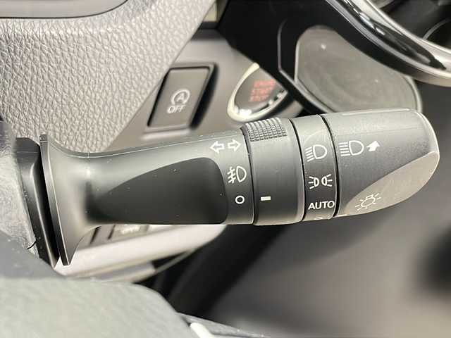 トヨタ ヴォクシー ZS 煌Ⅱ 新潟県 2020(令2)年 4.3万km ブラック 純正メモリナビ/（BT/FM/AM/フルセグTV）/バックカメラ/ステアリングスイッチ/両側パワースライドドア/純正フリップダウンモニター/純正LEDオートヘッドライト/電格ミラー/ウィンカーミラー/ドアバイザー/純正16インチアルミホイール/ビルトインETC