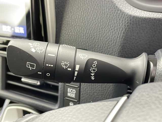 トヨタ ヴォクシー ZS 煌Ⅱ 新潟県 2020(令2)年 4.3万km ブラック 純正メモリナビ/（BT/FM/AM/フルセグTV）/バックカメラ/ステアリングスイッチ/両側パワースライドドア/純正フリップダウンモニター/純正LEDオートヘッドライト/電格ミラー/ウィンカーミラー/ドアバイザー/純正16インチアルミホイール/ビルトインETC