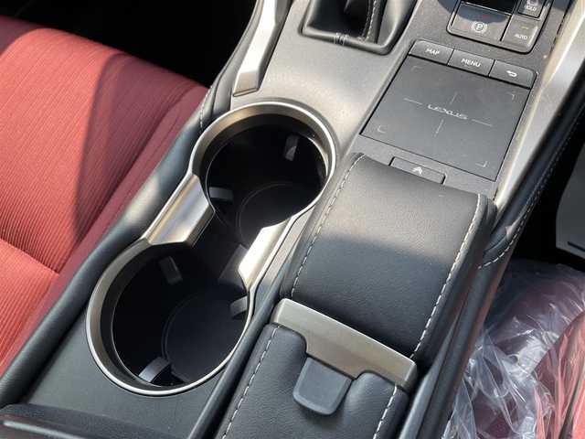 レクサス ＮＸ 300 石川県 2020(令2)年 4.9万km レッドマイカクリスタルシャイン 純正メモリーナビ/フルセグTV/パノラマモニター/LEDヘッドライト/ビルトインETC2.0/パワーバックドア/レクサスセーフティ/レーダークルーズ/スマートキー/プッシュスタート/電動ミラー/オートライト/パワーシート/保証書