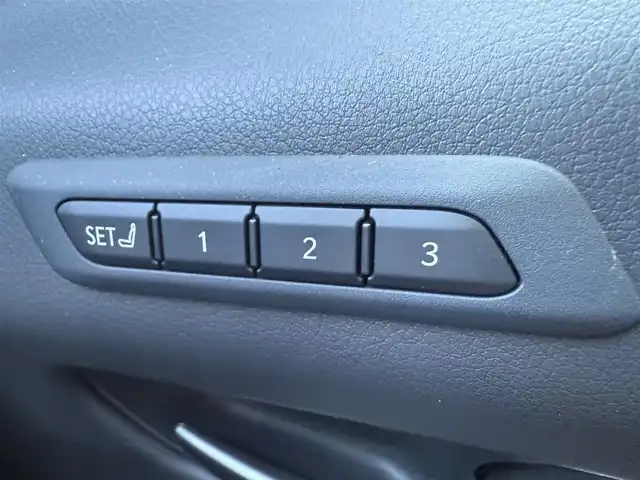 レクサス ＵＸ 250h Fスポーツ 千葉県 2020(令2)年 2.7万km ホワイトノーヴァガラスフレーク 純正コネクトナビ/フルセグTV/CD/DVD/BT/USB/レーダークルーズコントロール/パワーバックドア/パノラミビューニューモニター/バックカメラ/本革シート/シートヒーター/パドルシフト/ステアリングヒーター/ブラインドスポットモニター/オートライト/オートハイビーム/LEDヘッドライト/純正18インチAW