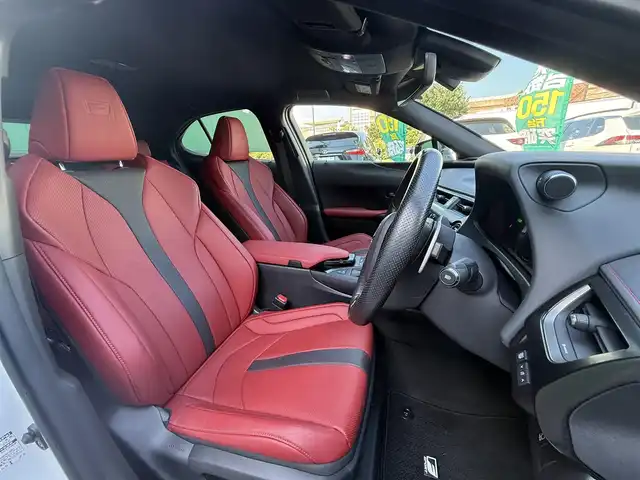 レクサス ＵＸ 250h Fスポーツ 千葉県 2020(令2)年 2.7万km ホワイトノーヴァガラスフレーク 純正コネクトナビ/フルセグTV/CD/DVD/BT/USB/レーダークルーズコントロール/パワーバックドア/パノラミビューニューモニター/バックカメラ/本革シート/シートヒーター/パドルシフト/ステアリングヒーター/ブラインドスポットモニター/オートライト/オートハイビーム/LEDヘッドライト/純正18インチAW
