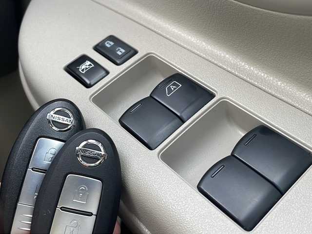 日産 マーチ ボレロ 青森県 2011(平23)年 4.8万km ナイトベールパープル 4WD/純正SDナビ・ワンセグTV/CD・Bluetooth/オートエアコン/前方ドライブレコーダー/プッシュスタート/インテリキー/純正フロアマット/オーテック14インチアルミ/スペアキー