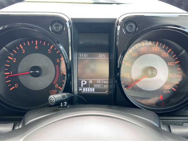 スズキ ジムニー シエラ JC 三重県 2020(令2)年 3.8万km ミディアムグレー 純正9型ナビ/全席シートヒーター/前方ドライブレコーダー/クルーズコントロール/レーンキープアシスト/ダウンヒルアシストコントロール/ステアリングリモコン/ヒーテッドドアミラー/電動格納ミラー/禁煙車