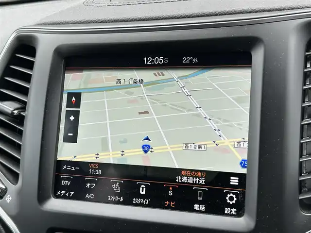 クライスラー・ジープ ジープ チェロキー ロンジチュード 道東・釧路十勝 2020(令2)年 2.7万km ブライトホワイト ４WD/純正ナビ/バックカメラ/純正ETC2.0/前後ドライブレコーダー/車線逸脱警報プラス/前面衝突警報/側面距離警報/フロント・リアパークアシスト/縦列・並列パークアシスト・アンパークアシスト/アダクティブクルーズコントロール/ヒルスタートアシスト/レザーシート/フロントシートヒーター/LEDライト/オートライト/純正１７インチAW/純正ゴムマット