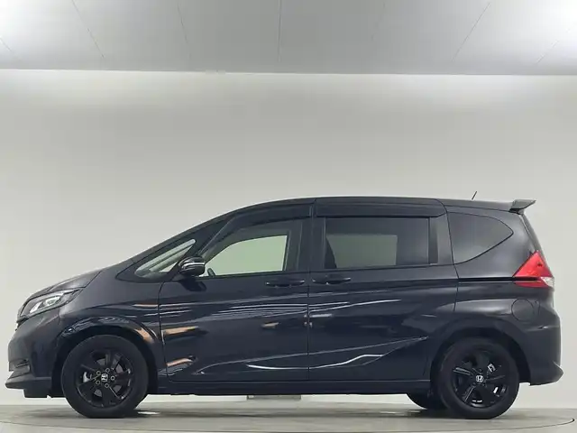 ホンダ フリード ハイブリット G ブラックスタイル 埼玉県 2022(令4)年 1.7万km トワイライトミストブラックパール 純正ＤＡ　ＴＶ　Ｂｌｕｅｔｏｏｔｈ　両側パワースライドドア　シートヒーター　ＬＥＤヘッドライト　スマートキー　プッシュスタート　バックカメラ　コーナーセンサー　純正フロアマット　ドアバイザー