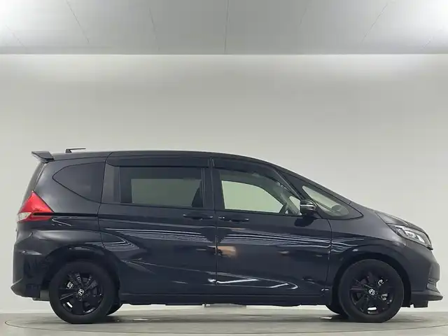 ホンダ フリード ハイブリット G ブラックスタイル 埼玉県 2022(令4)年 1.7万km トワイライトミストブラックパール 純正ＤＡ　ＴＶ　Ｂｌｕｅｔｏｏｔｈ　両側パワースライドドア　シートヒーター　ＬＥＤヘッドライト　スマートキー　プッシュスタート　バックカメラ　コーナーセンサー　純正フロアマット　ドアバイザー