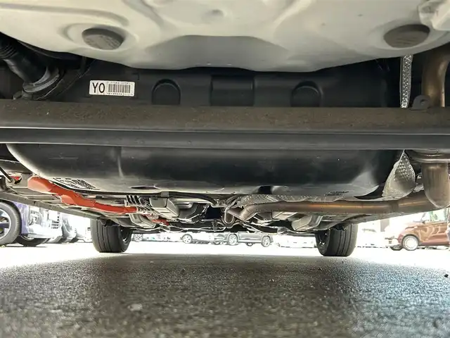 トヨタ アクア S 静岡県 2016(平28)年 6.1万km ライムホワイトパールクリスタルシャイン エンジンスタートボタン/パワーステアリング/パワーウィンドウ/アイドリングストップ/スマートキー/オートエアコン/ETC/バックカメラ/純正ナビ（CD/BTワンセグ）/純正フロアマット/ABS/横滑り防止装置/レーンキープアシスト/オートライト/Wエアバック/衝突軽減システム