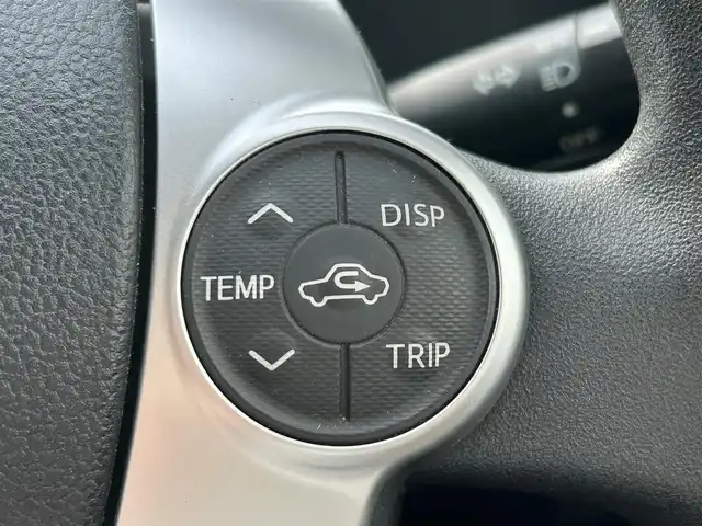 トヨタ アクア S 静岡県 2016(平28)年 6.1万km ライムホワイトパールクリスタルシャイン エンジンスタートボタン/パワーステアリング/パワーウィンドウ/アイドリングストップ/スマートキー/オートエアコン/ETC/バックカメラ/純正ナビ（CD/BTワンセグ）/純正フロアマット/ABS/横滑り防止装置/レーンキープアシスト/オートライト/Wエアバック/衝突軽減システム