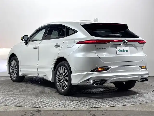 トヨタ ハリアー Z 大阪府 2023(令5)年 1.7万km プラチナホワイトパールマイカ モデリスタエアロ　サンルーフ　全方位カメラ　レザーシート　純正ナビＴＶ　レーダークルコン　衝突軽減　ＥＴＣ　ドラレコ　パワーシート　ＢＳＭ　レーンアシスト　アイドリングストップ　スマートキー