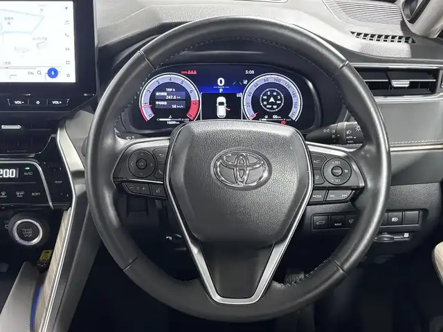 トヨタ ハリアー Z 大阪府 2023(令5)年 1.7万km プラチナホワイトパールマイカ モデリスタエアロ　サンルーフ　全方位カメラ　レザーシート　純正ナビＴＶ　レーダークルコン　衝突軽減　ＥＴＣ　ドラレコ　パワーシート　ＢＳＭ　レーンアシスト　アイドリングストップ　スマートキー