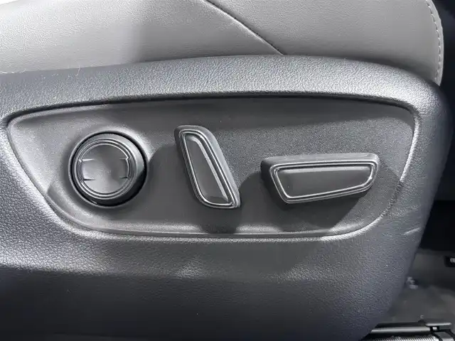 トヨタ ハリアー Z 大阪府 2023(令5)年 1.7万km プラチナホワイトパールマイカ モデリスタエアロ　サンルーフ　全方位カメラ　レザーシート　純正ナビＴＶ　レーダークルコン　衝突軽減　ＥＴＣ　ドラレコ　パワーシート　ＢＳＭ　レーンアシスト　アイドリングストップ　スマートキー