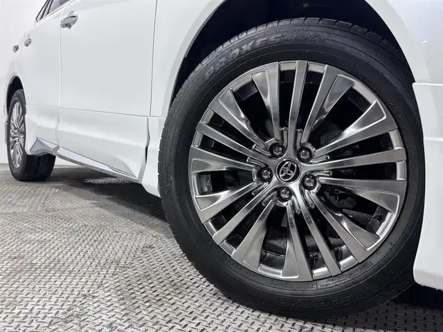 トヨタ ハリアー Z 大阪府 2023(令5)年 1.7万km プラチナホワイトパールマイカ モデリスタエアロ　サンルーフ　全方位カメラ　レザーシート　純正ナビＴＶ　レーダークルコン　衝突軽減　ＥＴＣ　ドラレコ　パワーシート　ＢＳＭ　レーンアシスト　アイドリングストップ　スマートキー