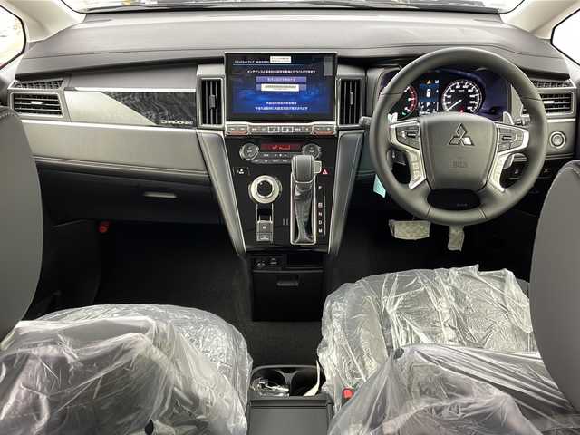 三菱 デリカＤ：５ シャモニー 大阪府 2025(令7)年 0.1千km グラファイトグレーメタリック/ブラックマイカ 登録済未使用車/専用ALPINE11型ナビ/【フルセグTV/Bluetooth/HDMI/CD/DVD/FM/AM】/全方位カメラ/パワーバックドア/ブラインドスポットモニター/両側パワースライドドア/前後コーナーセンサー/センターデフロック/三菱e-Assist/・車線逸脱警報システム/・レーダークルーズコントロール/・衝突被害軽減ブレーキシステム/・オートマチックハイビーム/・後側方車両検知警報システム/・誤発進抑制機能/ハーフレザーシート/D/N席シートヒーター/ステアリングヒーター/パドルシフト/オートホールド/ステアリングスイッチ/LEDヘッドライト/スマートキー/スペアキー/保証書/取扱説明書/点検記録簿