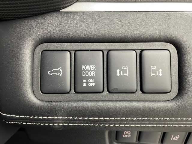 三菱 デリカＤ：５ シャモニー 大阪府 2025(令7)年 0.1千km グラファイトグレーメタリック/ブラックマイカ 登録済未使用車/専用ALPINE11型ナビ/【フルセグTV/Bluetooth/HDMI/CD/DVD/FM/AM】/全方位カメラ/パワーバックドア/ブラインドスポットモニター/両側パワースライドドア/前後コーナーセンサー/センターデフロック/三菱e-Assist/・車線逸脱警報システム/・レーダークルーズコントロール/・衝突被害軽減ブレーキシステム/・オートマチックハイビーム/・後側方車両検知警報システム/・誤発進抑制機能/ハーフレザーシート/D/N席シートヒーター/ステアリングヒーター/パドルシフト/オートホールド/ステアリングスイッチ/LEDヘッドライト/スマートキー/スペアキー/保証書/取扱説明書/点検記録簿