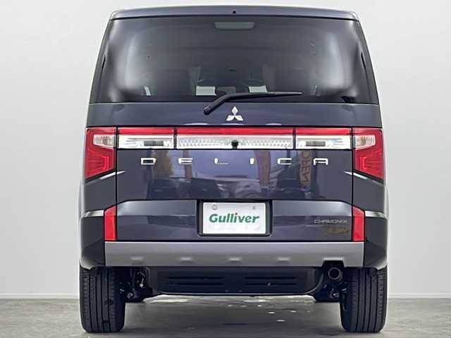 三菱 デリカＤ：５ シャモニー 大阪府 2025(令7)年 0.1千km グラファイトグレーメタリック/ブラックマイカ 登録済未使用車/専用ALPINE11型ナビ/【フルセグTV/Bluetooth/HDMI/CD/DVD/FM/AM】/全方位カメラ/パワーバックドア/ブラインドスポットモニター/両側パワースライドドア/前後コーナーセンサー/センターデフロック/三菱e-Assist/・車線逸脱警報システム/・レーダークルーズコントロール/・衝突被害軽減ブレーキシステム/・オートマチックハイビーム/・後側方車両検知警報システム/・誤発進抑制機能/ハーフレザーシート/D/N席シートヒーター/ステアリングヒーター/パドルシフト/オートホールド/ステアリングスイッチ/LEDヘッドライト/スマートキー/スペアキー/保証書/取扱説明書/点検記録簿