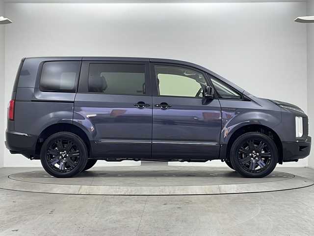 三菱 デリカＤ：５ シャモニー 大阪府 2025(令7)年 0.1千km グラファイトグレーメタリック/ブラックマイカ 登録済未使用車/専用ALPINE11型ナビ/【フルセグTV/Bluetooth/HDMI/CD/DVD/FM/AM】/全方位カメラ/パワーバックドア/ブラインドスポットモニター/両側パワースライドドア/前後コーナーセンサー/センターデフロック/三菱e-Assist/・車線逸脱警報システム/・レーダークルーズコントロール/・衝突被害軽減ブレーキシステム/・オートマチックハイビーム/・後側方車両検知警報システム/・誤発進抑制機能/ハーフレザーシート/D/N席シートヒーター/ステアリングヒーター/パドルシフト/オートホールド/ステアリングスイッチ/LEDヘッドライト/スマートキー/スペアキー/保証書/取扱説明書/点検記録簿