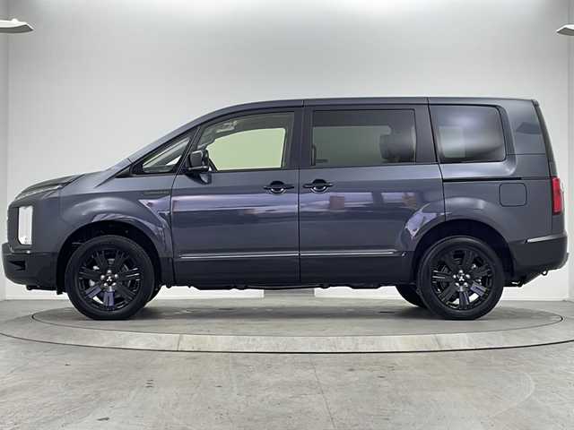 三菱 デリカＤ：５ シャモニー 大阪府 2025(令7)年 0.1千km グラファイトグレーメタリック/ブラックマイカ 登録済未使用車/専用ALPINE11型ナビ/【フルセグTV/Bluetooth/HDMI/CD/DVD/FM/AM】/全方位カメラ/パワーバックドア/ブラインドスポットモニター/両側パワースライドドア/前後コーナーセンサー/センターデフロック/三菱e-Assist/・車線逸脱警報システム/・レーダークルーズコントロール/・衝突被害軽減ブレーキシステム/・オートマチックハイビーム/・後側方車両検知警報システム/・誤発進抑制機能/ハーフレザーシート/D/N席シートヒーター/ステアリングヒーター/パドルシフト/オートホールド/ステアリングスイッチ/LEDヘッドライト/スマートキー/スペアキー/保証書/取扱説明書/点検記録簿