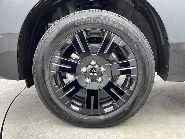 三菱 デリカＤ：５ シャモニー 大阪府 2025(令7)年 0.1千km グラファイトグレーメタリック/ブラックマイカ 登録済未使用車/専用ALPINE11型ナビ/【フルセグTV/Bluetooth/HDMI/CD/DVD/FM/AM】/全方位カメラ/パワーバックドア/ブラインドスポットモニター/両側パワースライドドア/前後コーナーセンサー/センターデフロック/三菱e-Assist/・車線逸脱警報システム/・レーダークルーズコントロール/・衝突被害軽減ブレーキシステム/・オートマチックハイビーム/・後側方車両検知警報システム/・誤発進抑制機能/ハーフレザーシート/D/N席シートヒーター/ステアリングヒーター/パドルシフト/オートホールド/ステアリングスイッチ/LEDヘッドライト/スマートキー/スペアキー/保証書/取扱説明書/点検記録簿