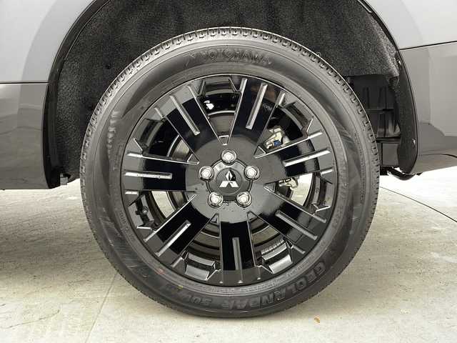 三菱 デリカＤ：５ シャモニー 大阪府 2025(令7)年 0.1千km グラファイトグレーメタリック/ブラックマイカ 登録済未使用車/専用ALPINE11型ナビ/【フルセグTV/Bluetooth/HDMI/CD/DVD/FM/AM】/全方位カメラ/パワーバックドア/ブラインドスポットモニター/両側パワースライドドア/前後コーナーセンサー/センターデフロック/三菱e-Assist/・車線逸脱警報システム/・レーダークルーズコントロール/・衝突被害軽減ブレーキシステム/・オートマチックハイビーム/・後側方車両検知警報システム/・誤発進抑制機能/ハーフレザーシート/D/N席シートヒーター/ステアリングヒーター/パドルシフト/オートホールド/ステアリングスイッチ/LEDヘッドライト/スマートキー/スペアキー/保証書/取扱説明書/点検記録簿