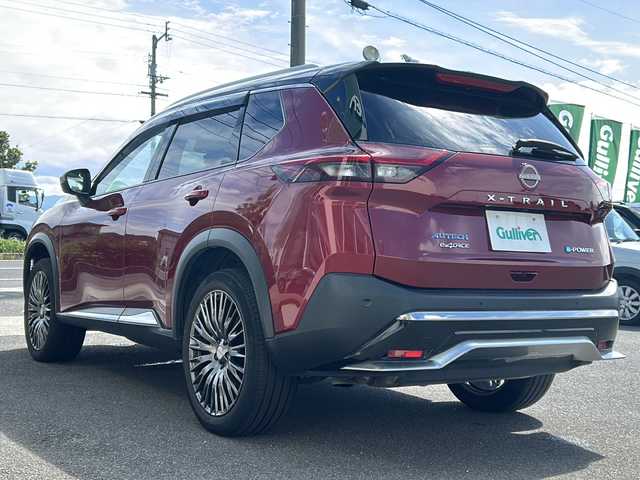 日産 エクストレイル オーテック e－4ORCE 香川県 2022(令4)年 3.3万km 赤／黒 純正12.3インチコネクトナビ/フルセグTV/アラウンドビューモニター/電動リアゲート/D/Nパワーシート/全席シートヒーター/前後コーナーセンサー/デジタルルームミラー/BSM/ステアリングヒーター/ETC
