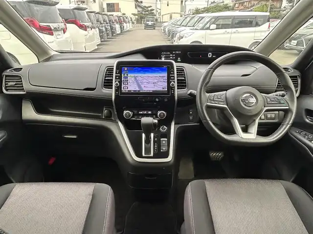 日産 セレナ ハイウェイスター Vセレクション 大阪府 2017(平29)年 5.3万km ブリリアントホワイトパール 純正９インチナビ(BT/フルセグ/CD/DVD)/全方位カメラ/ALPINE後席モニター/プロパイロット/エマージェンシーブレーキ/盗難防止装置/コーナーセンサー/両側パワースライドドア/デジタルインナーミラー/ETC/LEDヘッドライト/オートライト/ドライブレコーダー/純正アルミホイール/純正フロアマット/スペアキー/エンジンスタートボタン