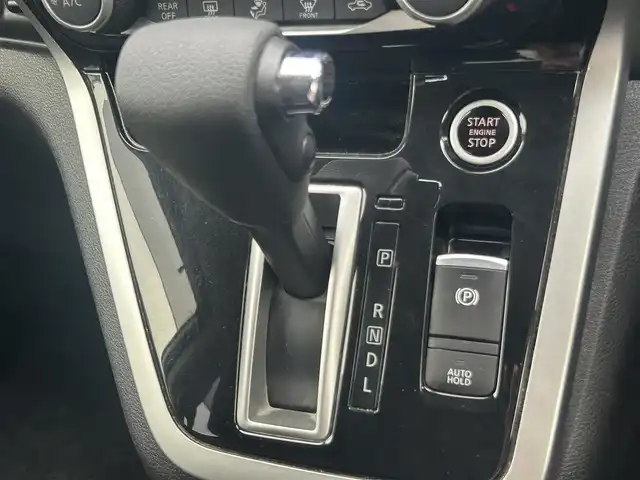 日産 セレナ ハイウェイスター Vセレクション 大阪府 2017(平29)年 5.3万km ブリリアントホワイトパール 純正９インチナビ(BT/フルセグ/CD/DVD)/全方位カメラ/ALPINE後席モニター/プロパイロット/エマージェンシーブレーキ/盗難防止装置/コーナーセンサー/両側パワースライドドア/デジタルインナーミラー/ETC/LEDヘッドライト/オートライト/ドライブレコーダー/純正アルミホイール/純正フロアマット/スペアキー/エンジンスタートボタン