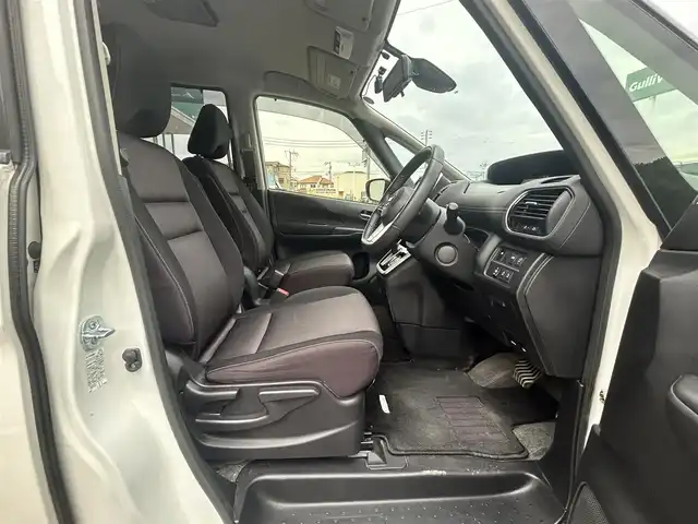 日産 セレナ ハイウェイスター Vセレクション 大阪府 2017(平29)年 5.3万km ブリリアントホワイトパール 純正９インチナビ(BT/フルセグ/CD/DVD)/全方位カメラ/ALPINE後席モニター/プロパイロット/エマージェンシーブレーキ/盗難防止装置/コーナーセンサー/両側パワースライドドア/デジタルインナーミラー/ETC/LEDヘッドライト/オートライト/ドライブレコーダー/純正アルミホイール/純正フロアマット/スペアキー/エンジンスタートボタン