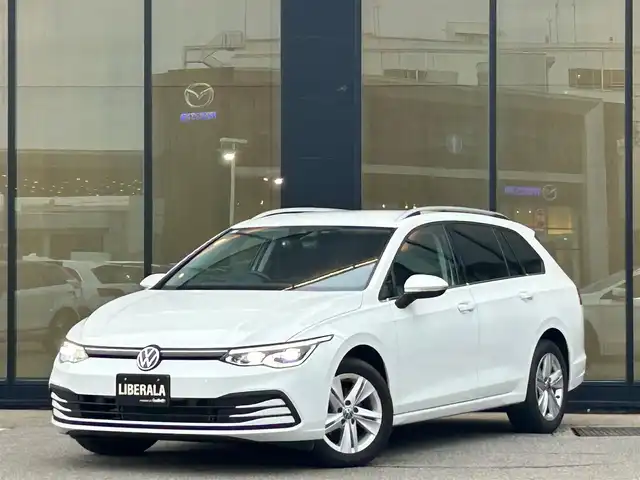 フォルクスワーゲン ＶＷ ゴルフ ヴァリアント 石川県 2022(令4)年 2万km 白 純正メモリナビ/（BT／AM／FM／DVD）/バックカメラ/パワーバックドア/ステアリングスイッチ/パドルシフト/クルーズコントロール/レーンキープアシスト/LEDヘッドライト/オートライト/保証書/取り扱い説明書/スマートキー