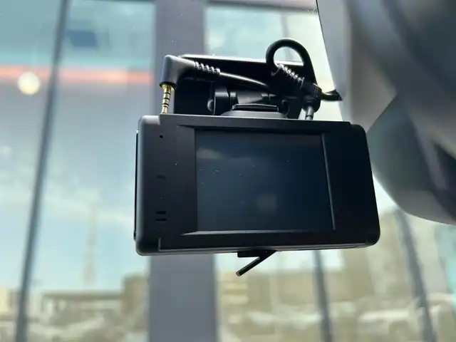 フォルクスワーゲン ＶＷ ゴルフ ヴァリアント 石川県 2022(令4)年 2万km 白 純正メモリナビ/（BT／AM／FM／DVD）/バックカメラ/パワーバックドア/ステアリングスイッチ/パドルシフト/クルーズコントロール/レーンキープアシスト/LEDヘッドライト/オートライト/保証書/取り扱い説明書/スマートキー