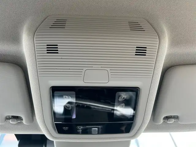 フォルクスワーゲン ＶＷ ゴルフ ヴァリアント 石川県 2022(令4)年 2万km 白 純正メモリナビ/（BT／AM／FM／DVD）/バックカメラ/パワーバックドア/ステアリングスイッチ/パドルシフト/クルーズコントロール/レーンキープアシスト/LEDヘッドライト/オートライト/保証書/取り扱い説明書/スマートキー