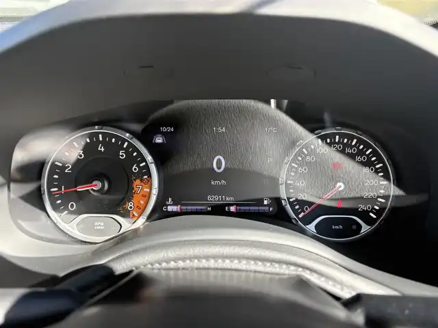 クライスラー・ジープ ジープ レネゲード 石川県 2018(平30)年 6.3万km 白 ワンオーナー/4WD/純正メモリナビ/　Bluetooth・AM/FM・USB・AUX/バックカメラ/ビルトインETC/前後ドライブレコーダー/クルーズコントロール/ブラインドスポットモニター/ルーフレール/純正アルミホイール/アンチロック・ブレーキ・システム/横滑り防止装置/コーナーセンサー/レーンキープアシスト/盗難防止装置/ダウンヒルアシストコントロール/パーキングアシスト/エアバッグ（W+サイド）/カーテンエアバッグ/スマートキー
