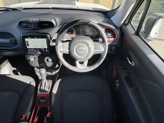 クライスラー・ジープ ジープ レネゲード 石川県 2018(平30)年 6.3万km 白 ワンオーナー/4WD/純正メモリナビ/　Bluetooth・AM/FM・USB・AUX/バックカメラ/ビルトインETC/前後ドライブレコーダー/クルーズコントロール/ブラインドスポットモニター/ルーフレール/純正アルミホイール/アンチロック・ブレーキ・システム/横滑り防止装置/コーナーセンサー/レーンキープアシスト/盗難防止装置/ダウンヒルアシストコントロール/パーキングアシスト/エアバッグ（W+サイド）/カーテンエアバッグ/スマートキー
