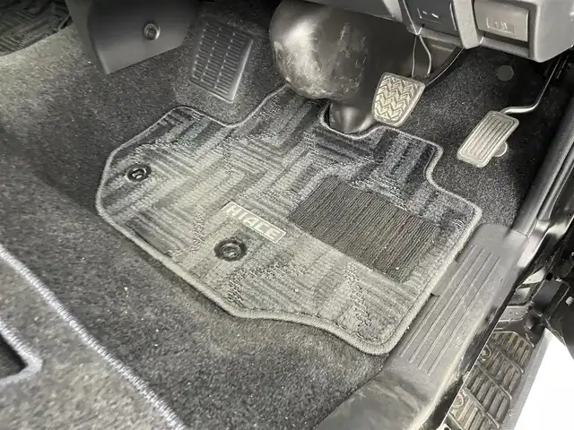 トヨタ ハイエース GL 群馬県 2023(令5)年 1.2万km ブラックマイカ パノラミックビューモニター/デジタルインナーミラー/純正フリップダウンモニター/＝＝＝＝＝/純正7インチナビ/・AM/FM/CD/DVD/SD/Bluetooth/フルセグTV/＝＝＝＝＝/デジタルインナーミラー　パノラミックビューモニター　純正フリップダウンモニター　純正７型ナビ　前後ドライブレコーダー　電動スライドドア　プッシュスタート　スマートキー　ＡＣ１００Ｖ電源　ＥＴＣ　禁煙車