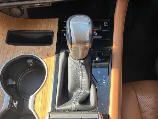 レクサス ＲＸ 450h バージョンL 宮城県 2021(令3)年 4.7万km グラファイトブラックガラスフレーク 登録時走行距離46628km/純正ナビ/TV・CD・DVD・AM・FM・Bluetooth/ETC2.0/エマージェンシーブレーキ/横滑り防止装置/コーナーセンサー（前後）/ハンドルヒーター/シートヒーター（全席）/エアシート（前席）/パワーシート（全席）/アラウンドビューモニター/純正LEDヘッドライト/クルーズコントロール（追従有）/純正フロアマット/純正アルミホイール