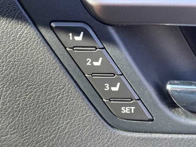 レクサス ＲＸ 450h バージョンL 宮城県 2021(令3)年 4.7万km グラファイトブラックガラスフレーク 登録時走行距離46628km/純正ナビ/TV・CD・DVD・AM・FM・Bluetooth/ETC2.0/エマージェンシーブレーキ/横滑り防止装置/コーナーセンサー（前後）/ハンドルヒーター/シートヒーター（全席）/エアシート（前席）/パワーシート（全席）/アラウンドビューモニター/純正LEDヘッドライト/クルーズコントロール（追従有）/純正フロアマット/純正アルミホイール