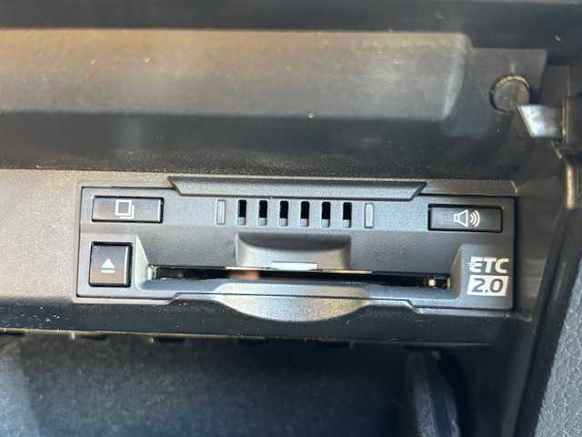 レクサス ＲＸ 450h バージョンL 宮城県 2021(令3)年 4.7万km グラファイトブラックガラスフレーク 登録時走行距離46628km/純正ナビ/TV・CD・DVD・AM・FM・Bluetooth/ETC2.0/エマージェンシーブレーキ/横滑り防止装置/コーナーセンサー（前後）/ハンドルヒーター/シートヒーター（全席）/エアシート（前席）/パワーシート（全席）/アラウンドビューモニター/純正LEDヘッドライト/クルーズコントロール（追従有）/純正フロアマット/純正アルミホイール