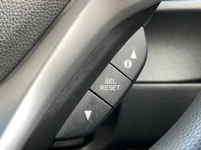 ホンダ シャトル ハイブリッド ホンダセンシング 青森県 2018(平30)年 11.1万km プラチナホワイトパール 4WD/社外メモリナビ/Bluetooth・SD・USB/バックカメラ/ホンダセンシング/衝突軽減ブレーキ/追従クルーズコントロール/路外逸脱抑制機能/誤発進抑制機能/ワイパーデアイサー/ビルトインETC/LEDヘッドライト/フォグランプ/スマートキー/プッシュスタート