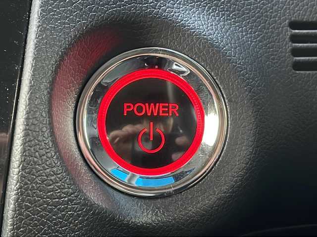 ホンダ シャトル ハイブリッド ホンダセンシング 青森県 2018(平30)年 11.1万km プラチナホワイトパール 4WD/社外メモリナビ/Bluetooth・SD・USB/バックカメラ/ホンダセンシング/衝突軽減ブレーキ/追従クルーズコントロール/路外逸脱抑制機能/誤発進抑制機能/ワイパーデアイサー/ビルトインETC/LEDヘッドライト/フォグランプ/スマートキー/プッシュスタート