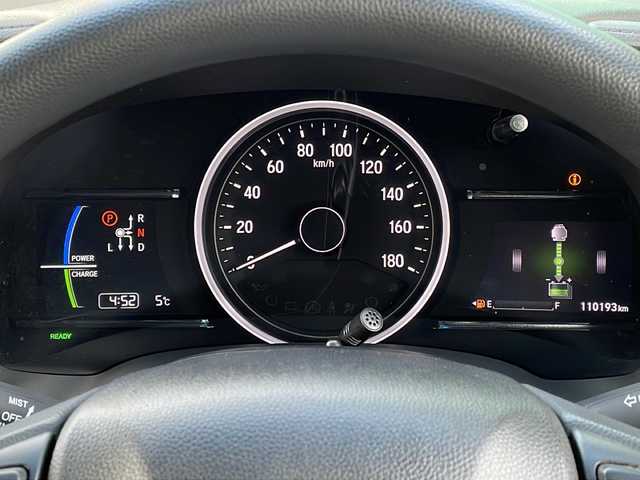 ホンダ シャトル ハイブリッド ホンダセンシング 青森県 2018(平30)年 11.1万km プラチナホワイトパール 4WD/社外メモリナビ/Bluetooth・SD・USB/バックカメラ/ホンダセンシング/衝突軽減ブレーキ/追従クルーズコントロール/路外逸脱抑制機能/誤発進抑制機能/ワイパーデアイサー/ビルトインETC/LEDヘッドライト/フォグランプ/スマートキー/プッシュスタート