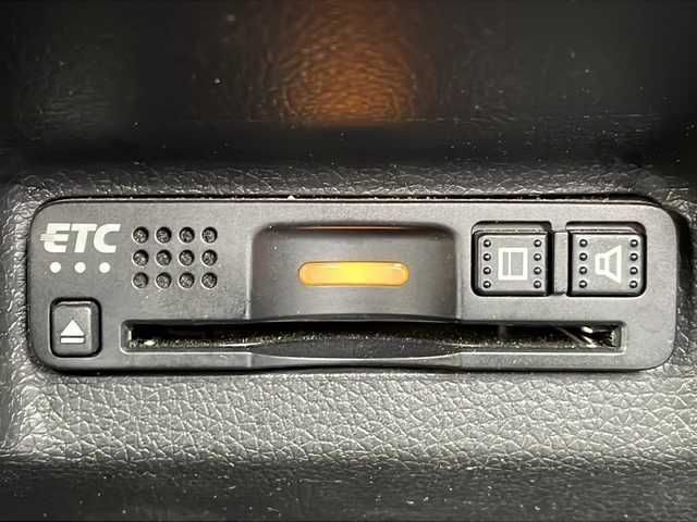 ホンダ シャトル ハイブリッド ホンダセンシング 青森県 2018(平30)年 11.1万km プラチナホワイトパール 4WD/社外メモリナビ/Bluetooth・SD・USB/バックカメラ/ホンダセンシング/衝突軽減ブレーキ/追従クルーズコントロール/路外逸脱抑制機能/誤発進抑制機能/ワイパーデアイサー/ビルトインETC/LEDヘッドライト/フォグランプ/スマートキー/プッシュスタート