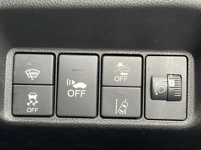 ホンダ シャトル ハイブリッド ホンダセンシング 青森県 2018(平30)年 11.1万km プラチナホワイトパール 4WD/社外メモリナビ/Bluetooth・SD・USB/バックカメラ/ホンダセンシング/衝突軽減ブレーキ/追従クルーズコントロール/路外逸脱抑制機能/誤発進抑制機能/ワイパーデアイサー/ビルトインETC/LEDヘッドライト/フォグランプ/スマートキー/プッシュスタート