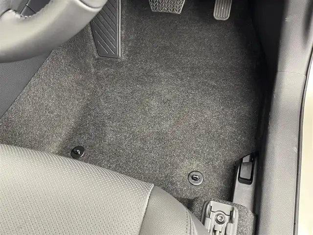 トヨタ カローラ クロス ハイブリッド Z 群馬県 2025(令7)年 0.1千km クリアベージュメタリック 純正１０．５インチオーディオディスプレイ　パノラマルーフ　パワーバックドア　Ｂカメラ　トヨタセーフティセンス　Ｆワイパーデアイサー　シートヒーター　シートクーラー　ＥＴＣ２．０　純正アルミホイール